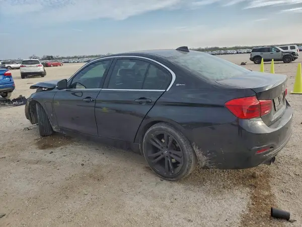 WBA8E1C37HA029708 2017 BMW 3ER - Image 2