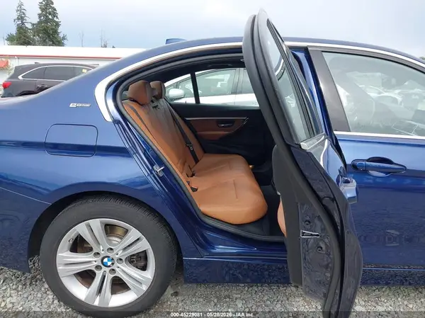 WBA8E1C37HA029806 2017 BMW 3ER - Image 8