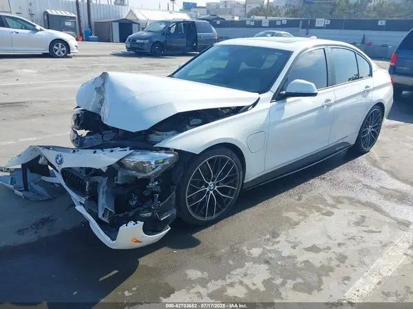 WBA8E1C37HA156491 2017 BMW 3ER - Image 2