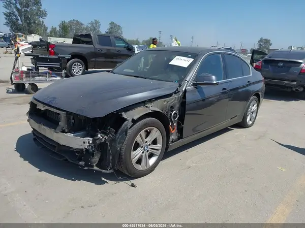 WBA8E1C37HA158726 2017 BMW 3ER - Image 2