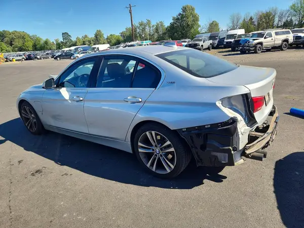 WBA8E1C3XHA156324 2017 BMW 3ER - Image 2