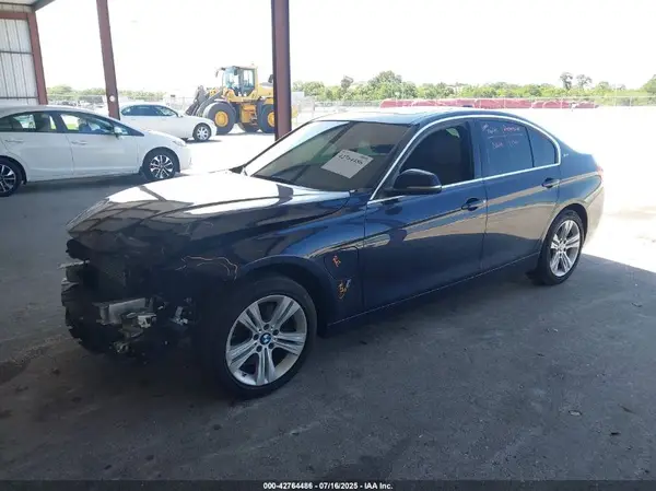 WBA8E1C3XHA156551 2017 BMW 3ER - Image 2