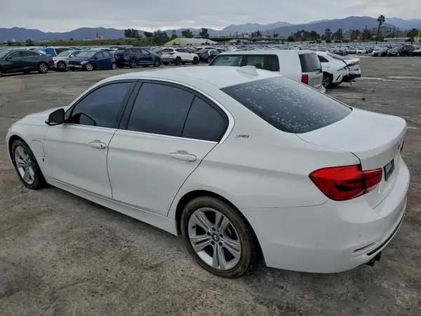 WBA8E1C3XHK895445 2017 BMW 3ER - Image 2