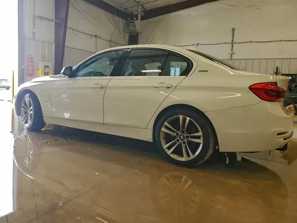 WBA8E1C50JA159675 2018 BMW 3ER - Image 2