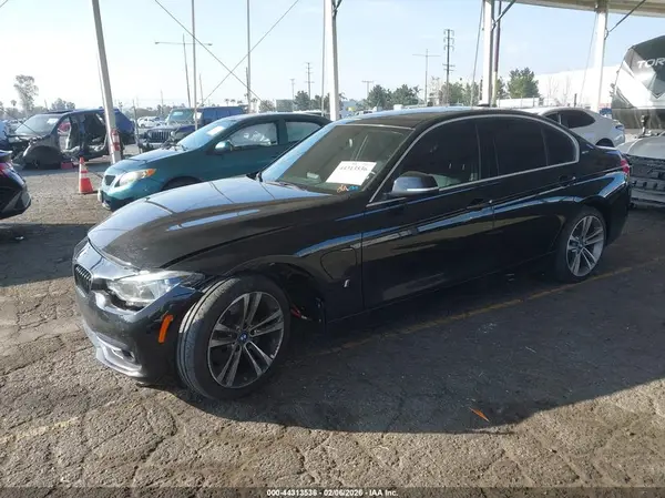 WBA8E1C50JA756776 2018 BMW 3ER - Image 2