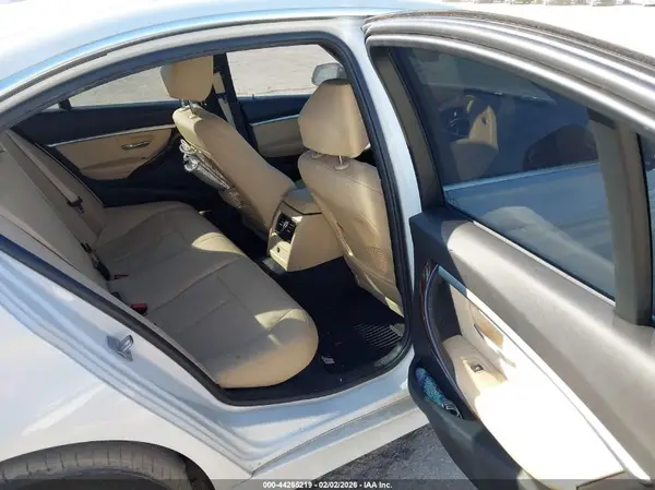 WBA8E1C50JA758950 2018 BMW 3ER - Image 8
