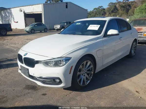 WBA8E1C51HK480497 2017 BMW 3ER - Image 2