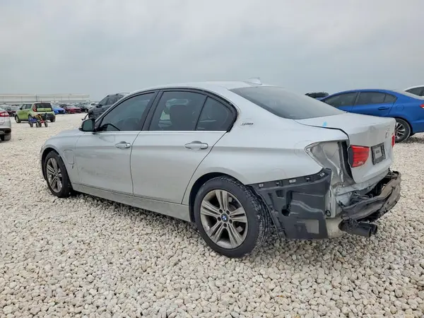 WBA8E1C51HK895142 2017 BMW 3ER - Image 2