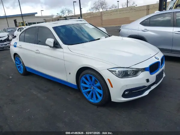 WBA8E1C51HK895223 2017 BMW 3ER - Image 1