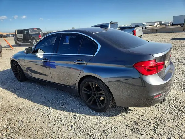 WBA8E1C51JA167509 2018 BMW 3ER - Image 2