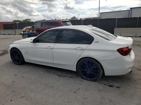 WBA8E1C51JA171415 2018 BMW 3ER - Image 2