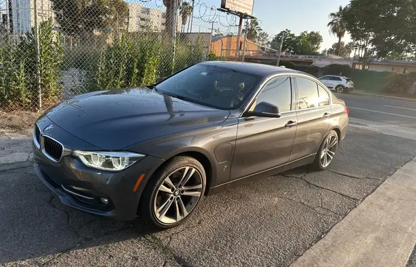 WBA8E1C51JA178476 2018 BMW 3ER - Image 2