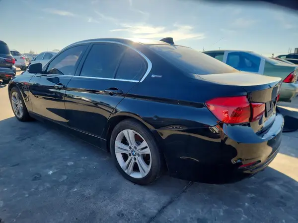 WBA8E1C51JA179983 2018 BMW 3ER - Image 2