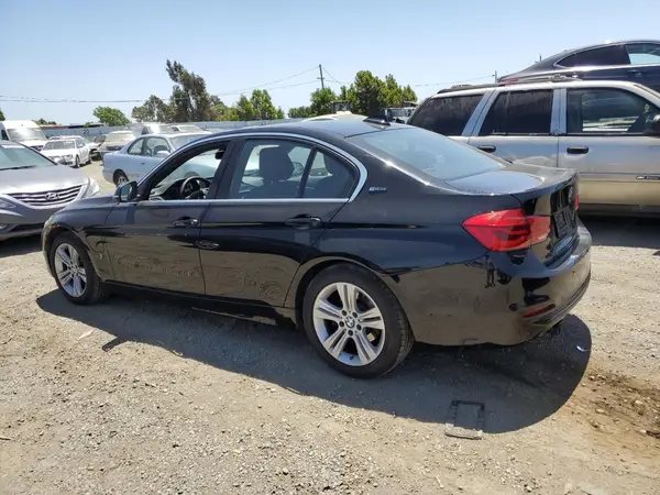 WBA8E1C51JA758911 2018 BMW 3ER - Image 2