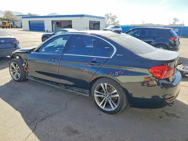 WBA8E1C51JA762604 2018 BMW 3ER - Image 2