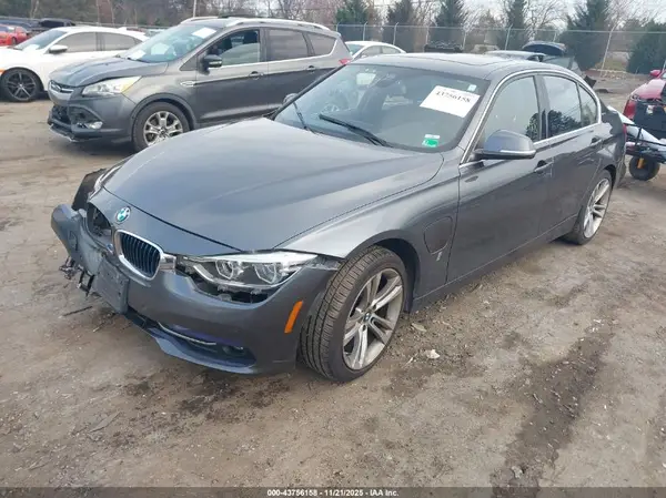 WBA8E1C51JA762733 2018 BMW 3ER - Image 2