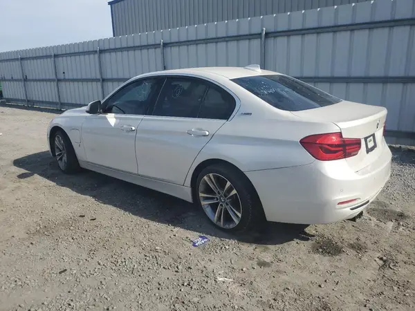 WBA8E1C52HK479844 2017 BMW 3ER - Image 2