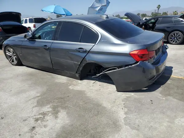 WBA8E1C52HK480007 2017 BMW 3ER - Image 2