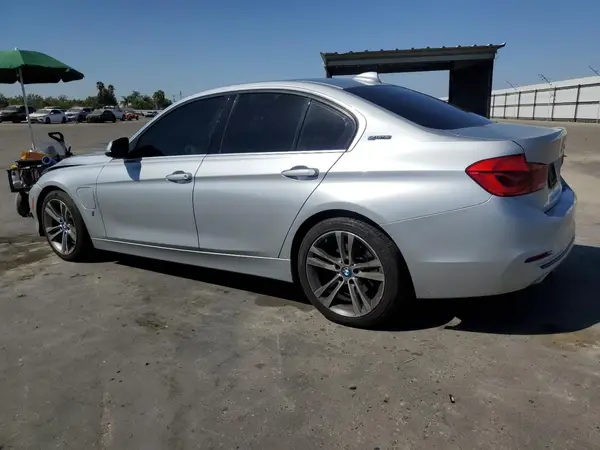 WBA8E1C52JA167468 2018 BMW 3ER - Image 2