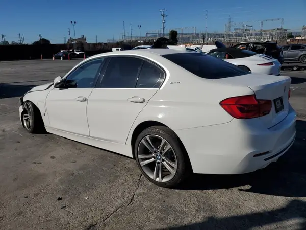 WBA8E1C52JA167499 2018 BMW 3ER - Image 2