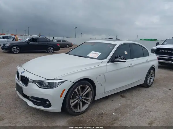 WBA8E1C52JA167535 2018 BMW 3ER - Image 2
