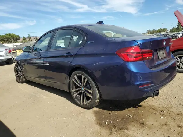 WBA8E1C52JA756861 2018 BMW 3ER - Image 2
