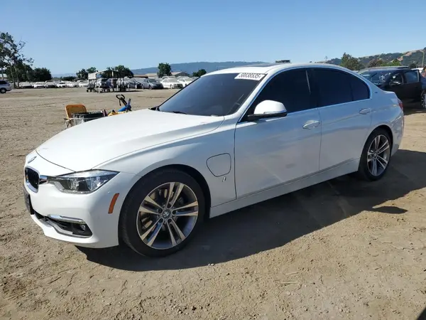 WBA8E1C52JA758481 2018 BMW 3ER - Image 1
