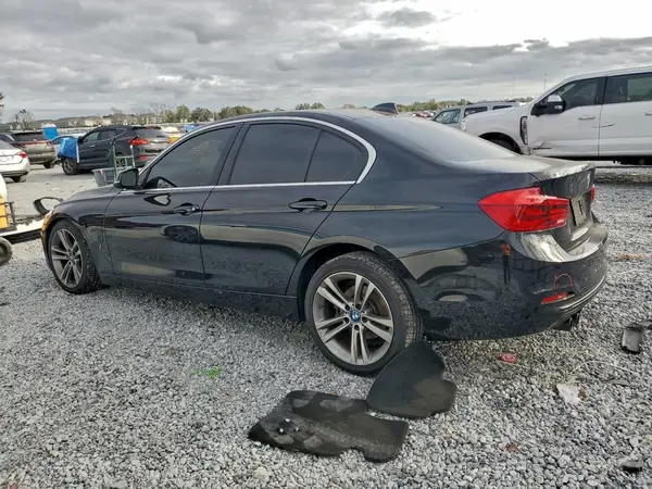 WBA8E1C52JA758772 2018 BMW 3ER - Image 2