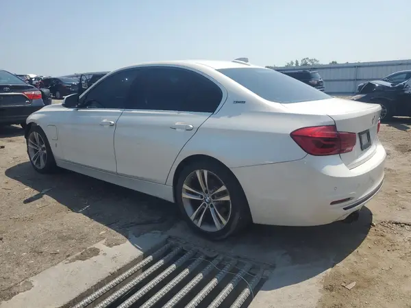 WBA8E1C53HK480131 2017 BMW 3ER - Image 2