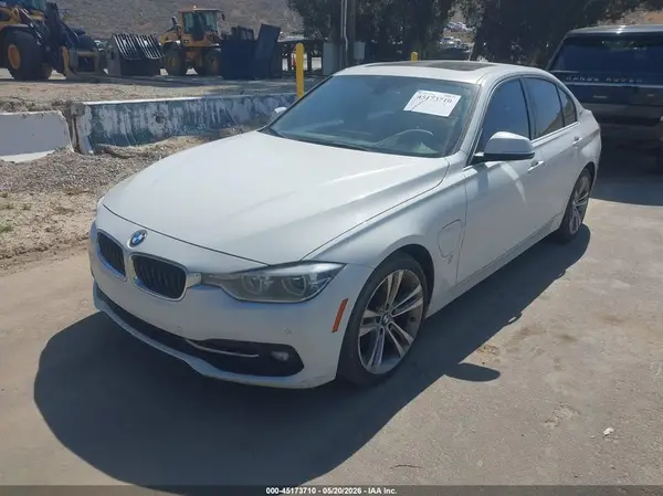 WBA8E1C53HK895224 2017 BMW 3ER - Image 2
