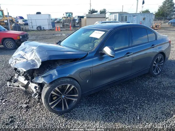 WBA8E1C53JA171366 2018 BMW 3ER - Image 2