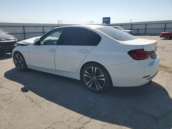 WBA8E1C53JA758473 2018 BMW 3ER - Image 2