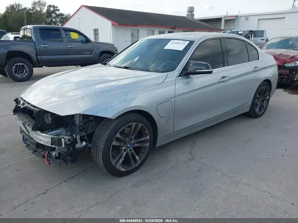 WBA8E1C54HK895085 2017 BMW 3ER - Image 2