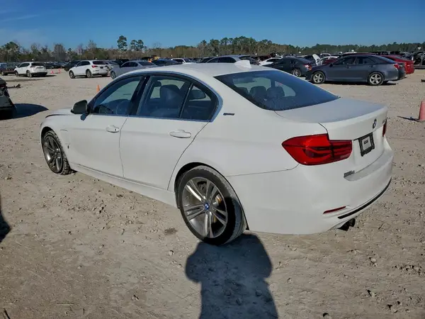 WBA8E1C54JA159646 2018 BMW 3ER - Image 2