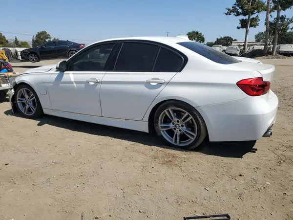 WBA8E1C54JA178374 2018 BMW 3ER - Image 2