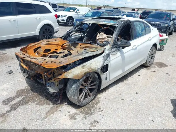 WBA8E1C55HK480003 2017 BMW 3ER - Image 2