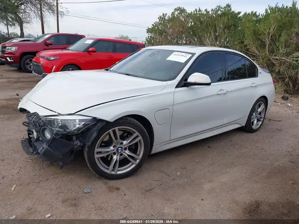 WBA8E1C55JA159462 2018 BMW 3ER - Image 2