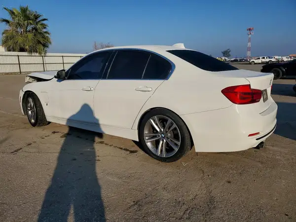 WBA8E1C55JA177931 2018 BMW 3ER - Image 2