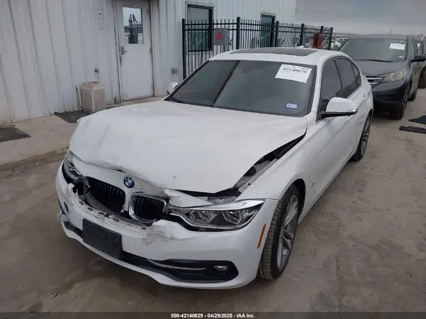 WBA8E1C55JA758457 2018 BMW 3ER - Image 2