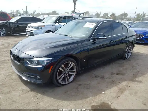 WBA8E1C55JA758782 2018 BMW 3ER - Image 2