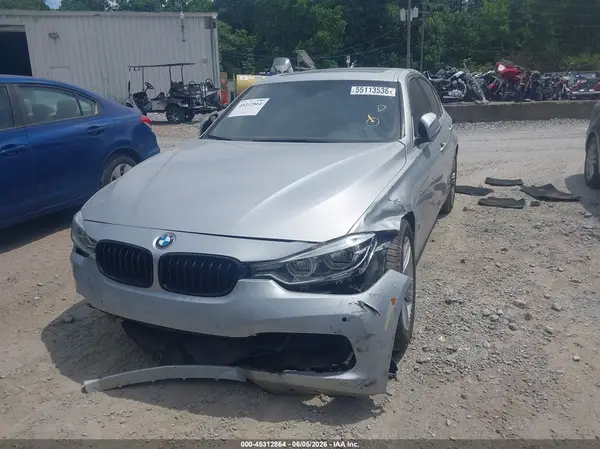 WBA8E1C55JA762976 2018 BMW 3ER - Image 2