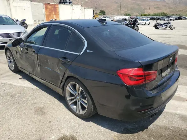 WBA8E1C56HK480057 2017 BMW 3ER - Image 2