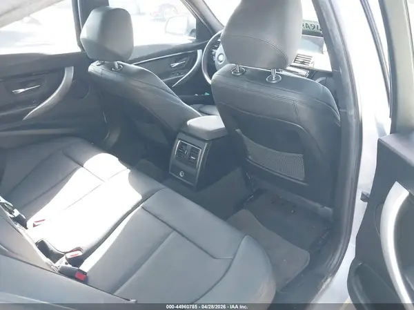 WBA8E1C56HK480060 2017 BMW 3ER - Image 8