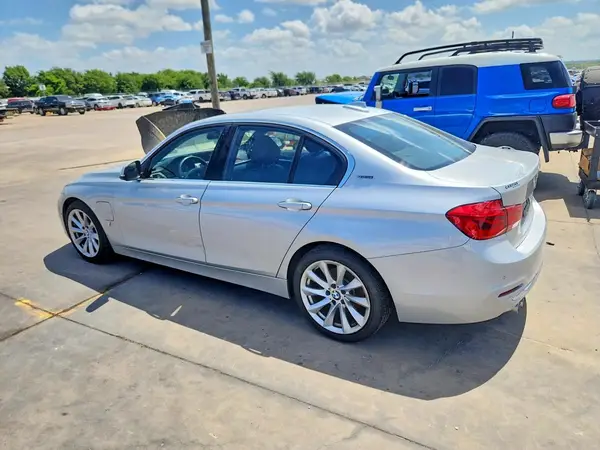 WBA8E1C56HK480348 2017 BMW 3ER - Image 2