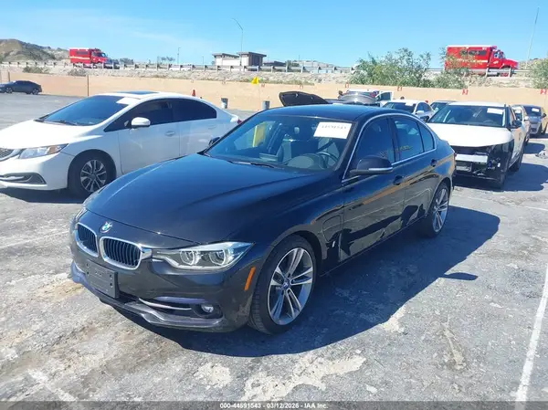 WBA8E1C57JA167644 2018 BMW 3ER - Image 2