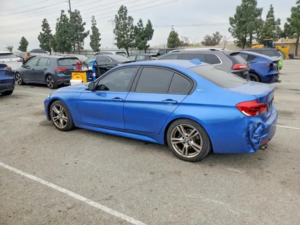 WBA8E1C57JA178157 2018 BMW 3ER - Image 2