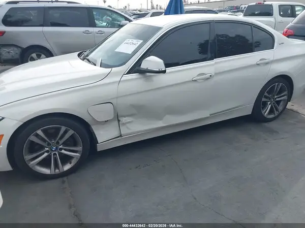 WBA8E1C57JA180314 2018 BMW 3ER - Image 2