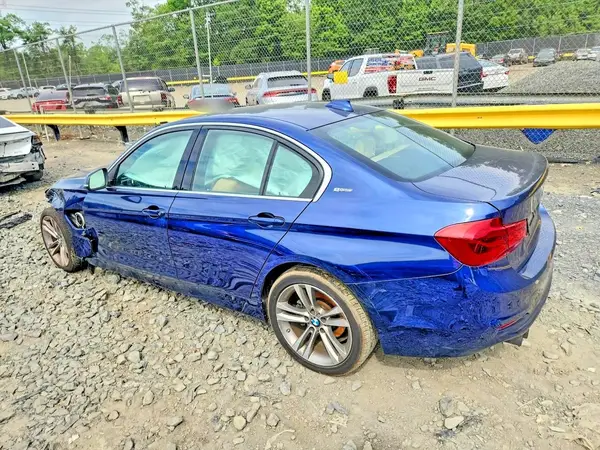 WBA8E1C58JA758498 2018 BMW 3ER - Image 2