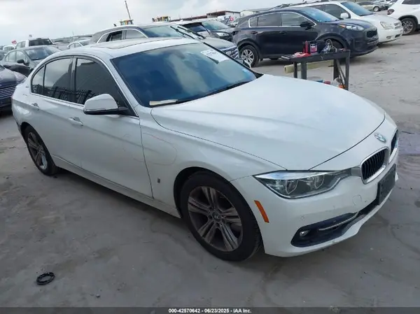 WBA8E1C58JA762793 2018 BMW 3ER - Image 1