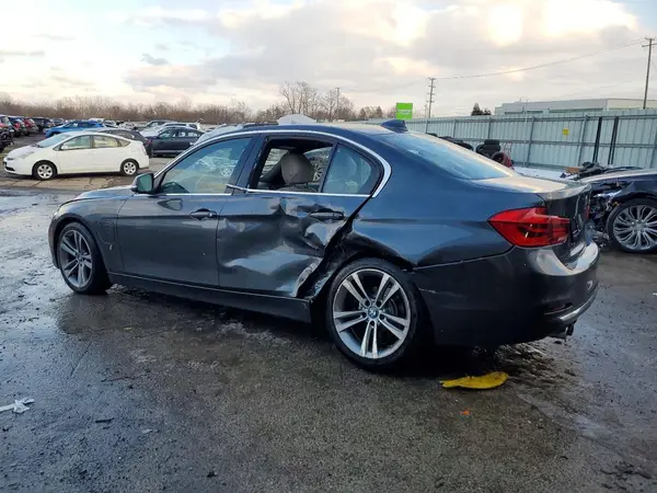 WBA8E1C58JA762843 2018 BMW 3ER - Image 2